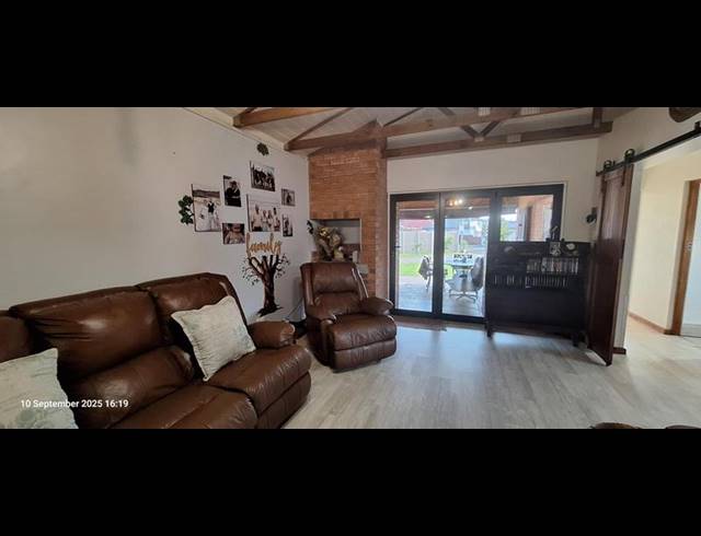 5 BEDROOM HOUSE FOR SALE IN FRAAIUITSIG